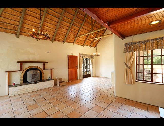 4 BEDROOM FREEHOLD FOR SALE IN GLENHAZEL